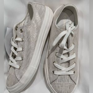 Kids converse size 3